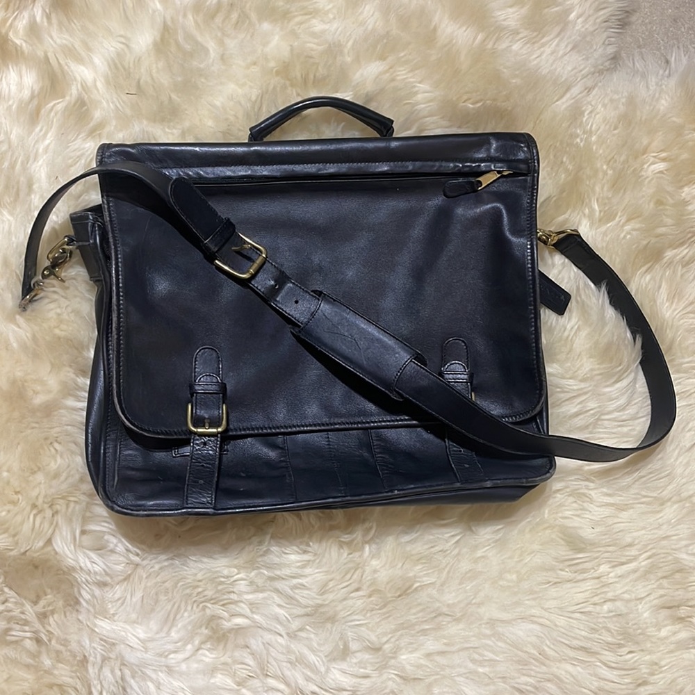 Authentic Leather Coach Messenger Bag - Picture 4 of 10
